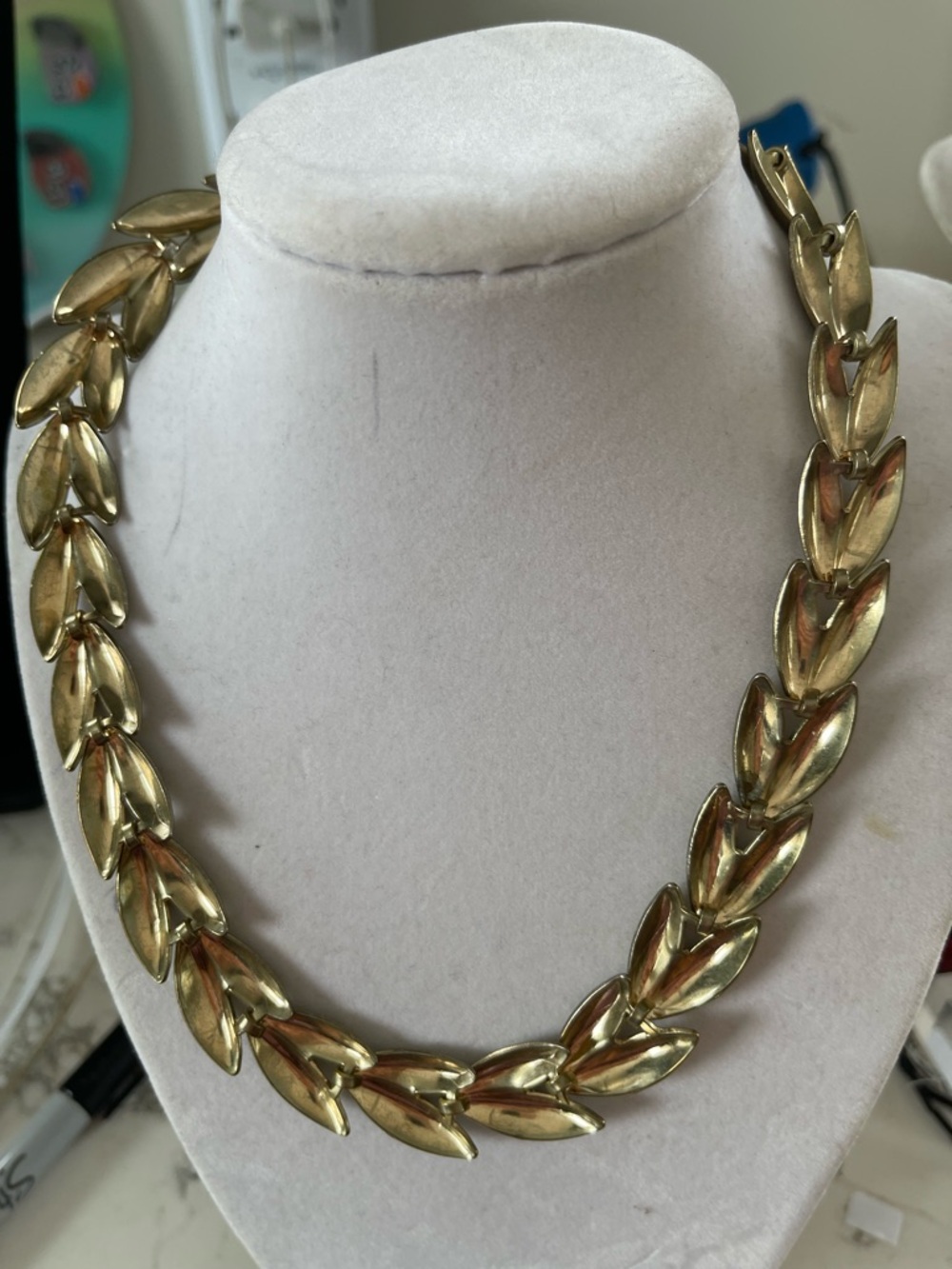 Gold tone Leaf-Link Statement Necklace - Women Jewelry